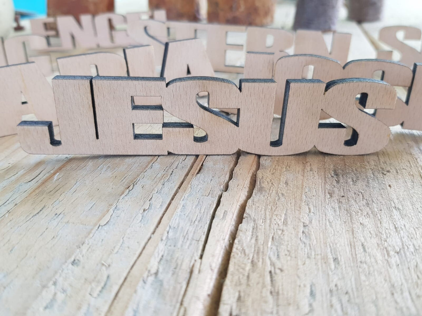 minimalistische Weihnachtskrippe aus Holz