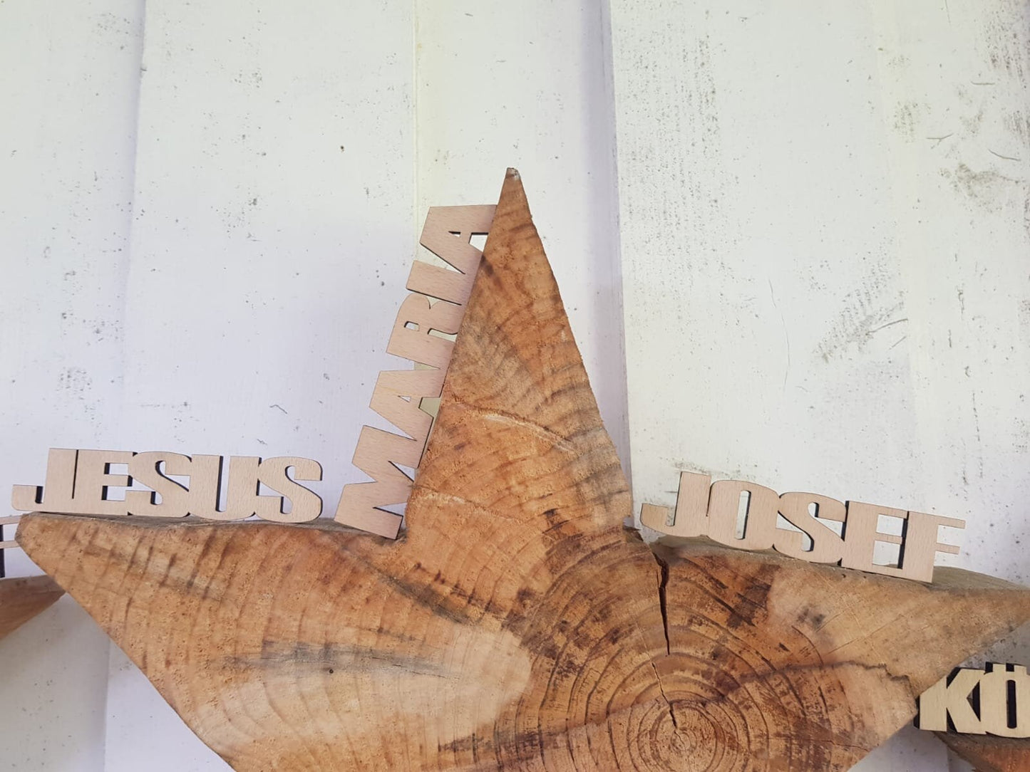 minimalistische Weihnachtskrippe aus Holz