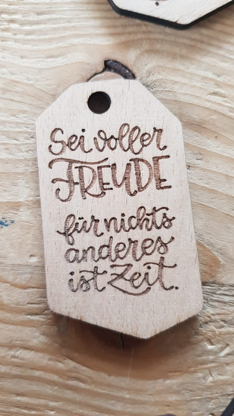 Schlüsselanhänger 6er Set, Holzanhänger, Mutsprüche, Gute Laune Sprüche, positive Sprichwörter, Geschenk