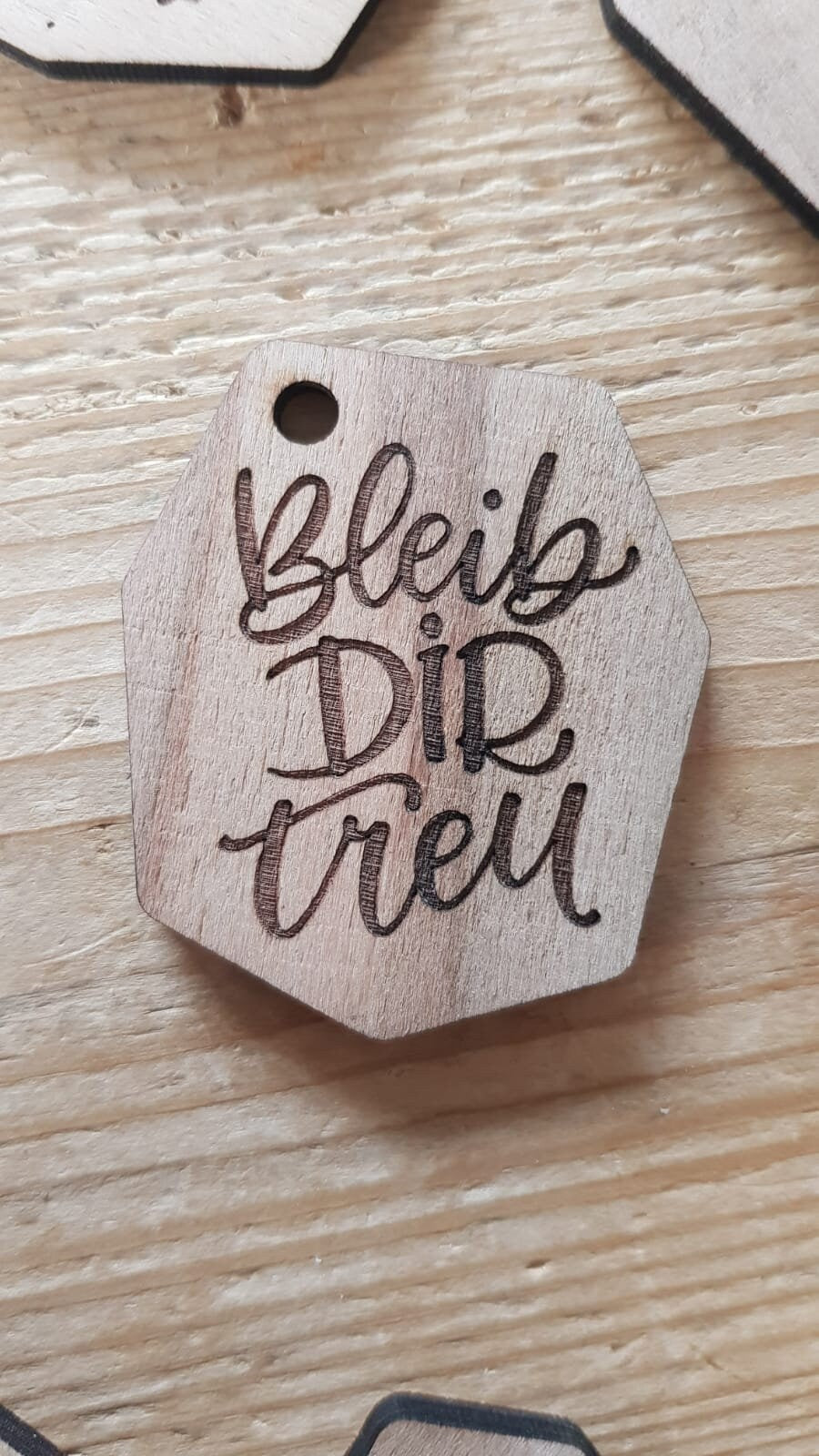 Schlüsselanhänger 6er Set, Holzanhänger, Mutsprüche, Gute Laune Sprüche, positive Sprichwörter, Geschenk