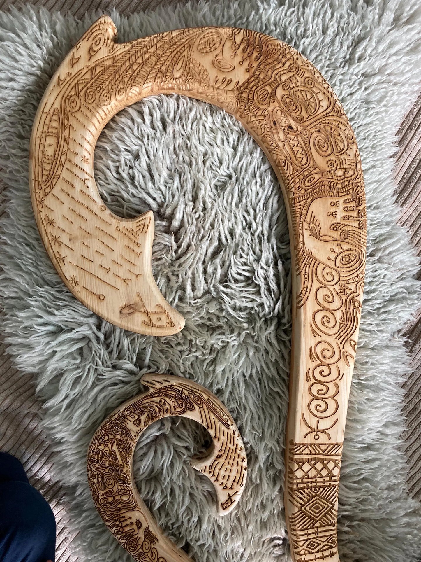 Mauis Fischhaken aus Fichtenholz, Vaiana inspiriert, 40 cm, 60 cm und 100 cm Länge, handgemacht, personalilierbar, Mauis Gravur